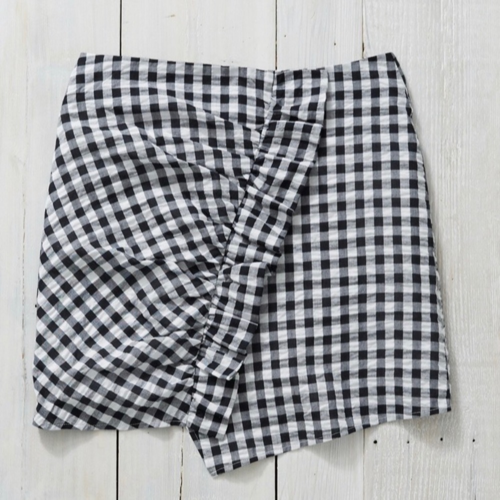 Gingham Black and White Ruffled Miniskirt, sz L